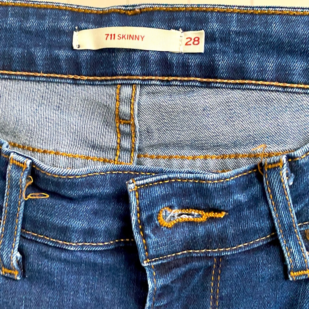LEVI’S 711 Skinny Red Tab Blue Jeans